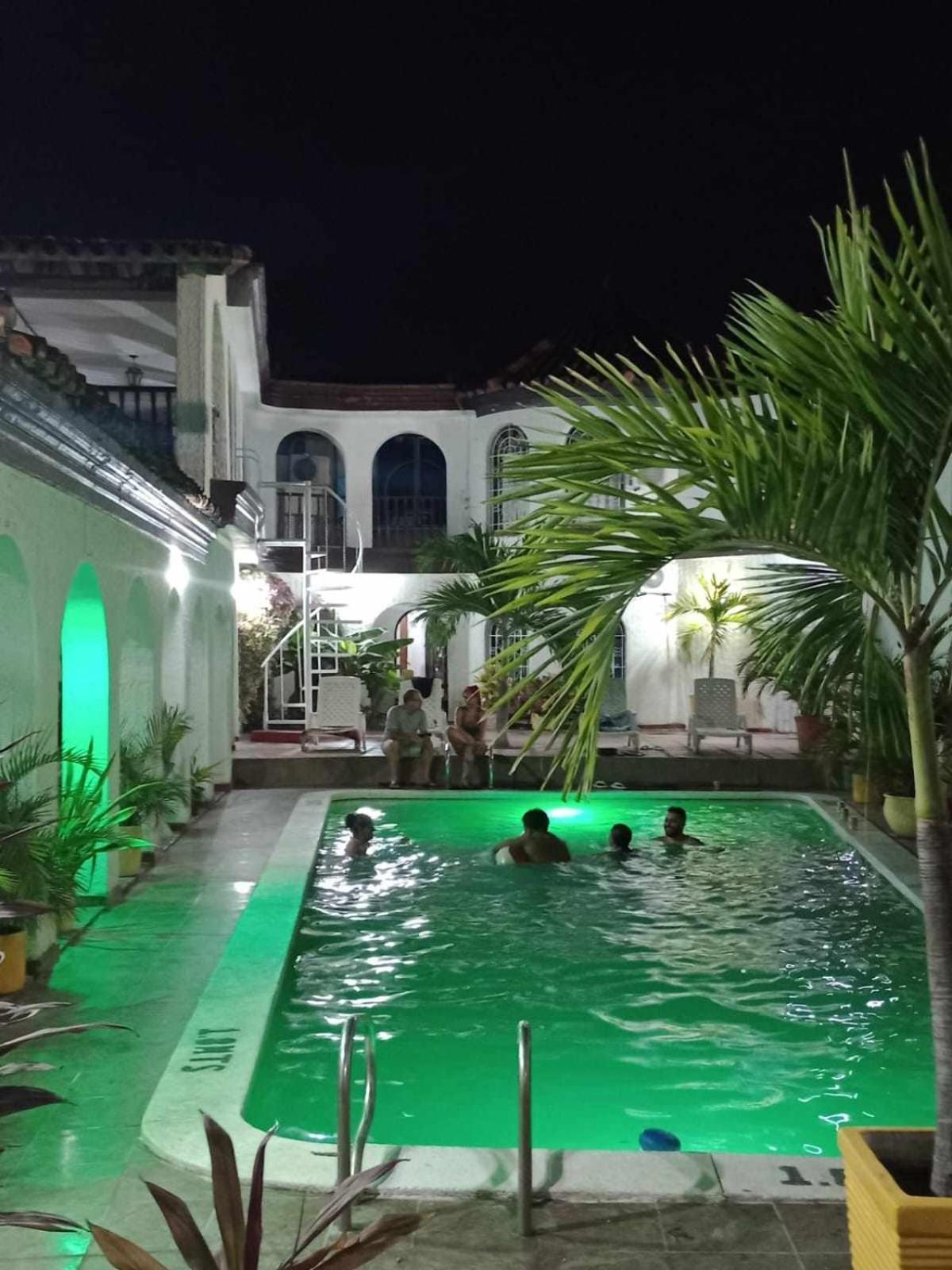 The Chill In Mansion Hostel Santa Marta Екстериор снимка