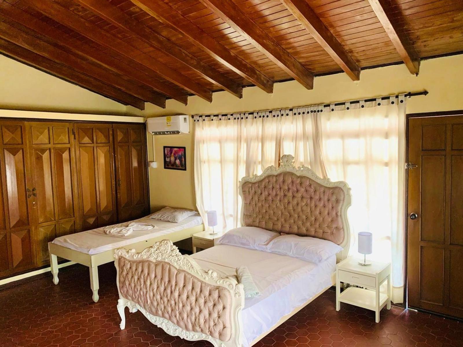 The Chill In Mansion Hostel Santa Marta Стая снимка