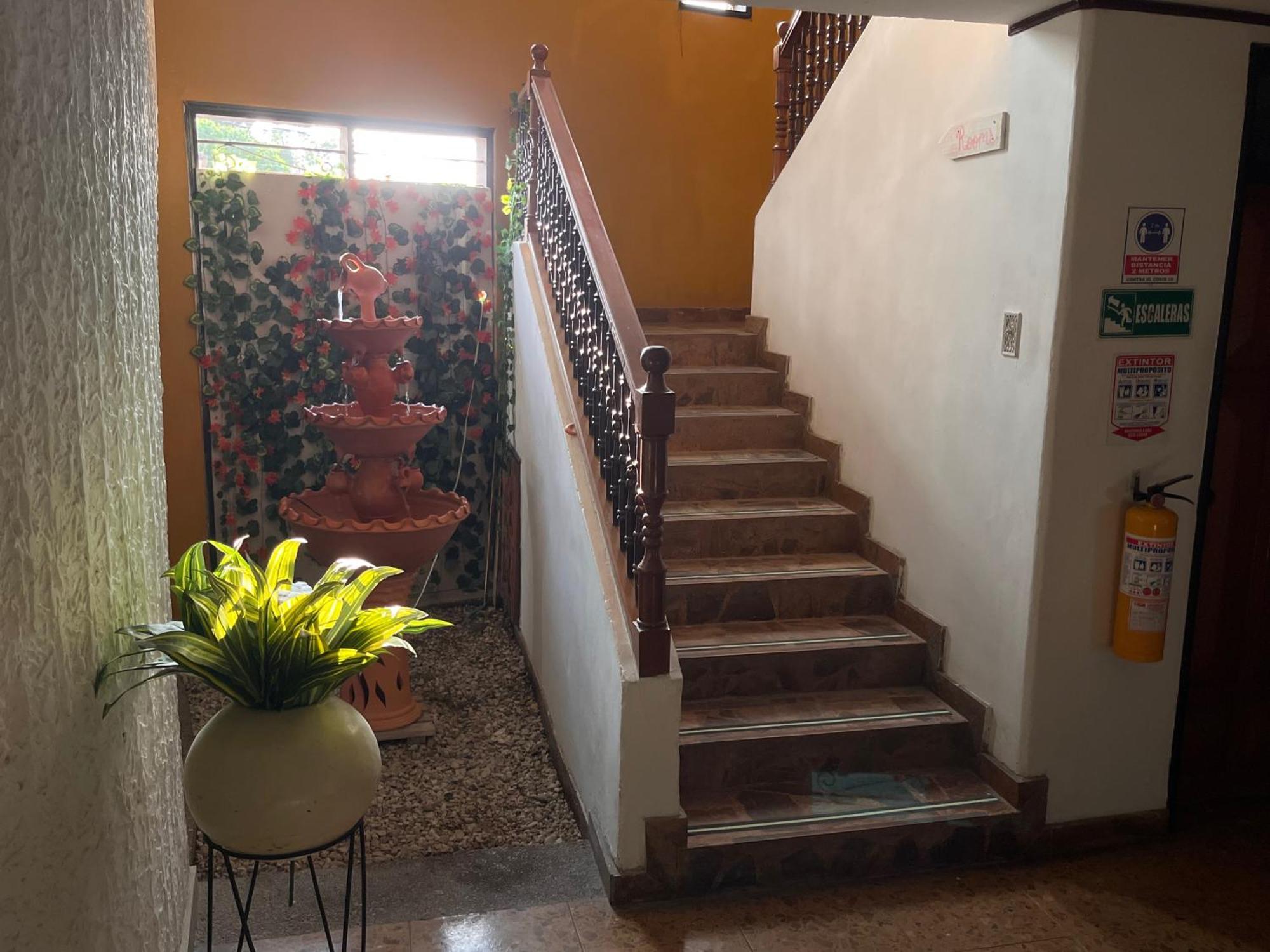 The Chill In Mansion Hostel Santa Marta Екстериор снимка