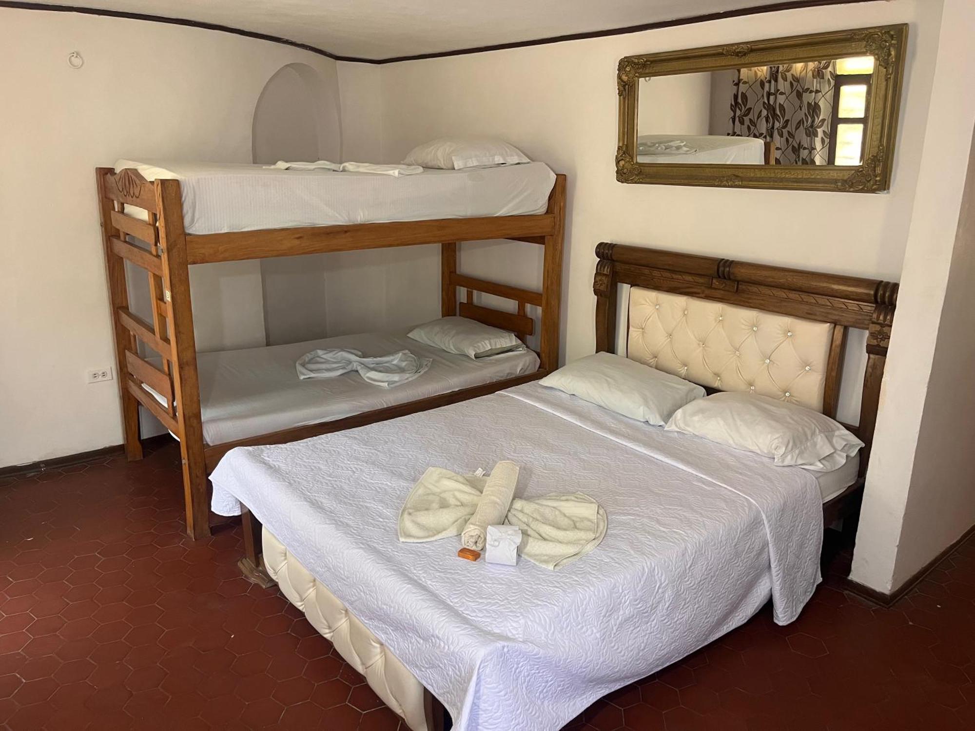 The Chill In Mansion Hostel Santa Marta Екстериор снимка
